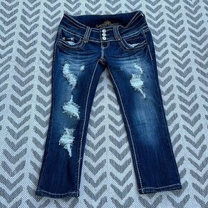 Almost famous size one capris 60% cotton 39% polyester one percent spandex